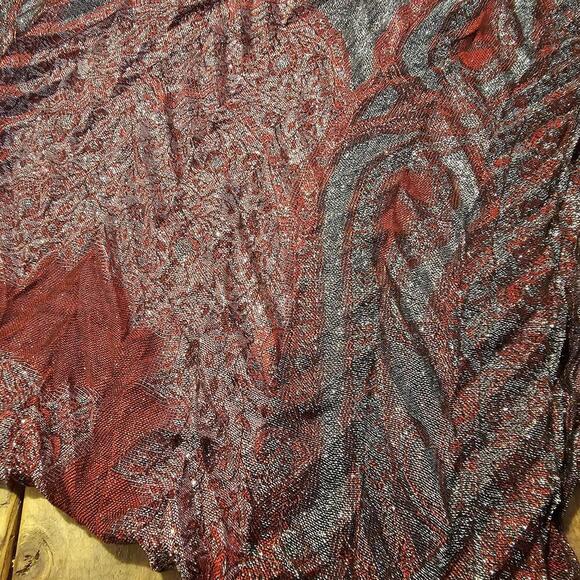 Elegant Red and Gray Paisley Scarf - Picture 3 of 5
